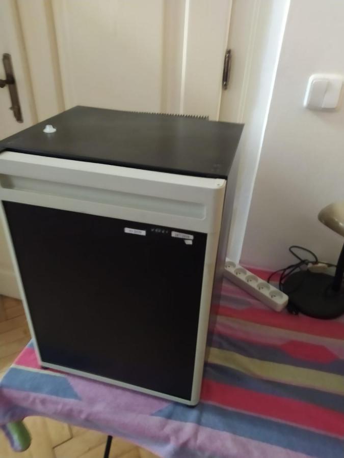 Private Room In Shared Luxurious Palace Like Apartment With 2 Bathrooms Including Whirlpool And Virtual Reality Прага Екстериор снимка
